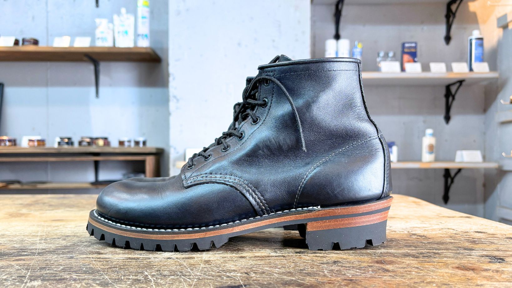 レッドウィング ベックマン9014 Vibram100と積み上げヒールを横から見た仕上がり