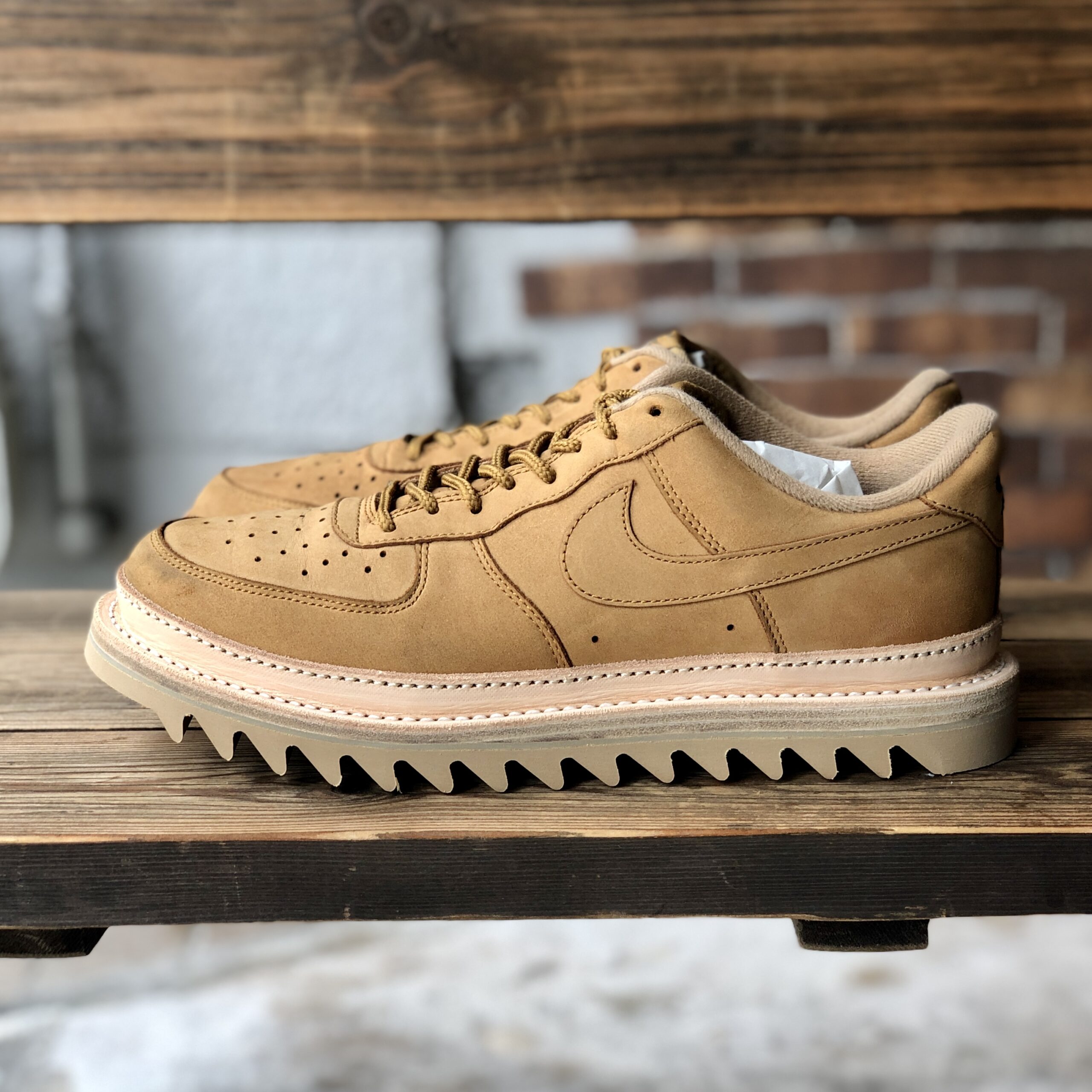 NIKEエアフォース1 07WB サイドビュー シャークソール