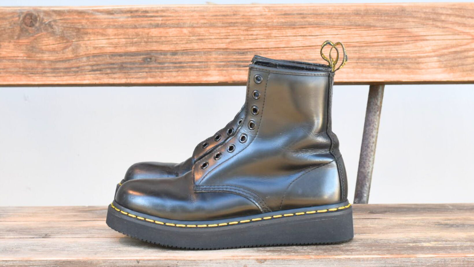 ドクターマーチン 10ホールブーツ Vibram2021 修理後 サイドビュー