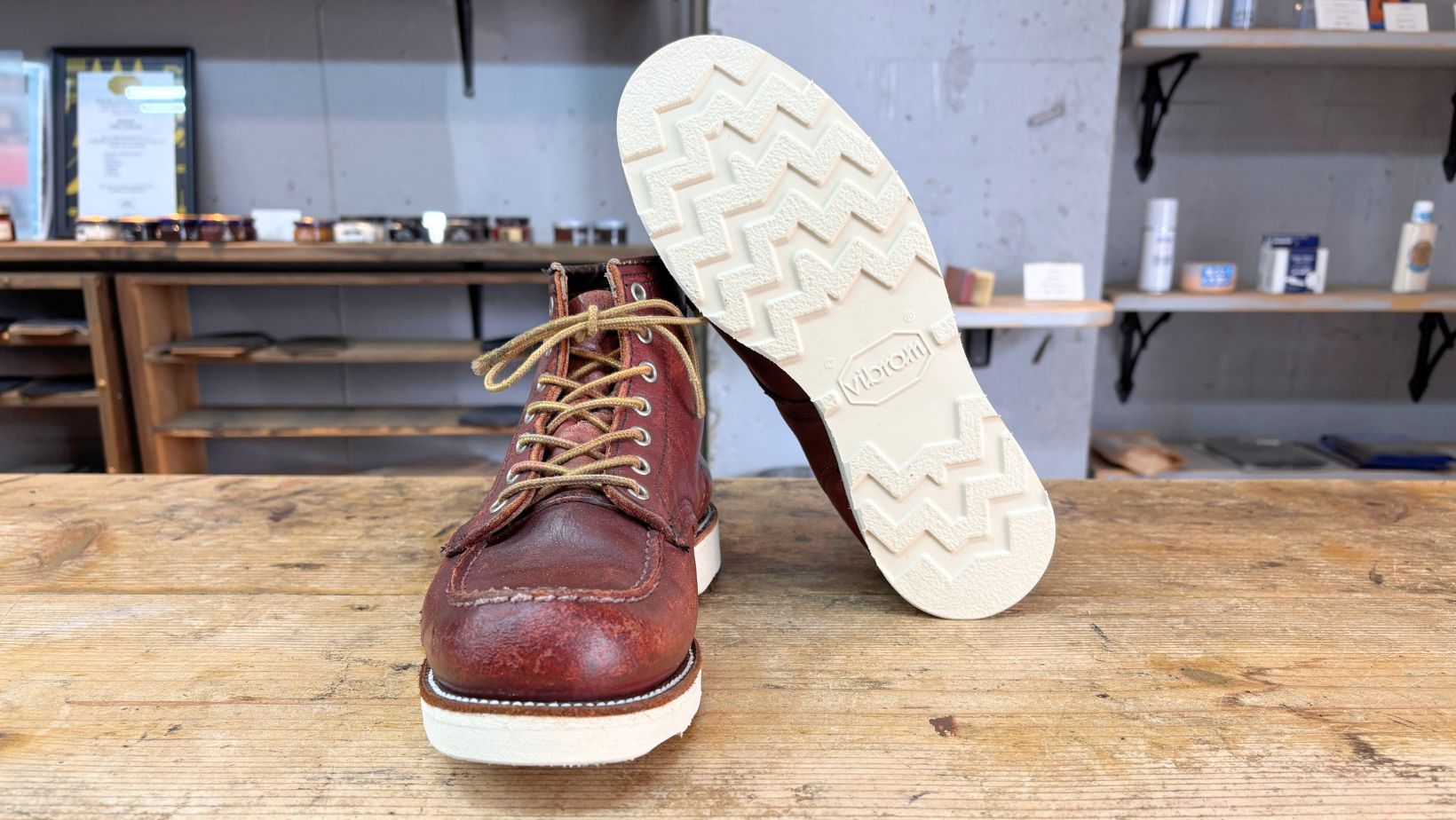 Vibram4014ソール交換後のレッドウィング875 靴底